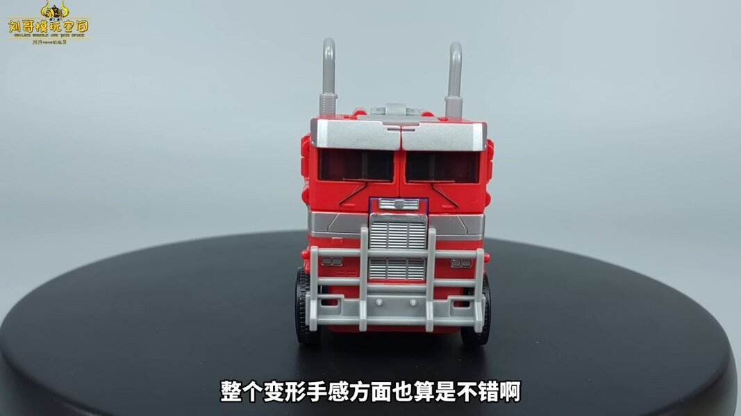Image Of SS 102 Optimus Prime Transformers Studio Series Action Figure  (18 of 25)